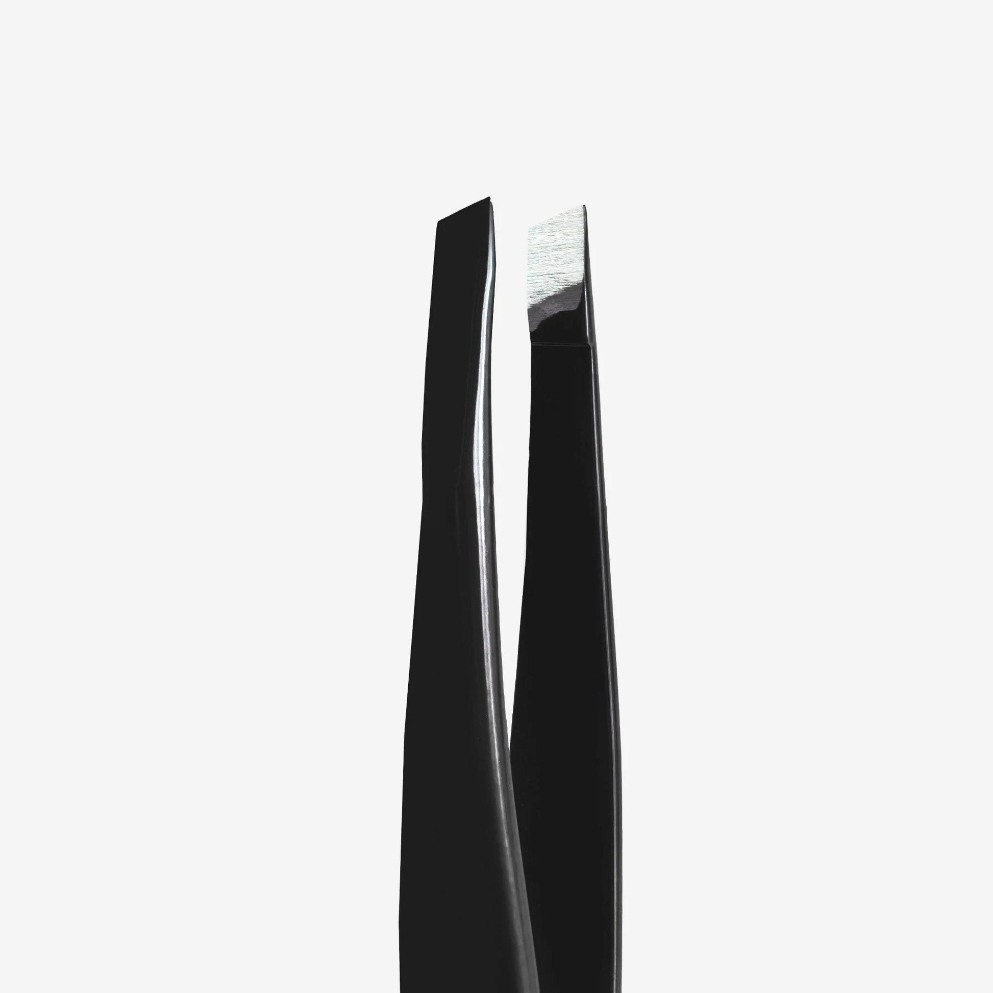Staleks Eyebrow Tweezers EXPERT 11 Type 4 Black (Narrow Slant)