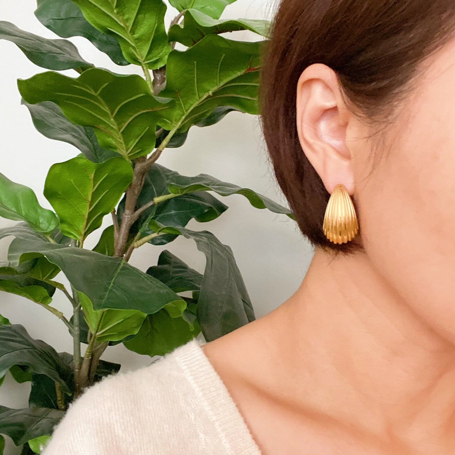 Statement Hollow Teardrop Stud Earrings